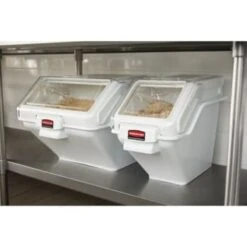 Rubbermaid 6.3 Gallon/100 Cup Shelf Ingredient Storage Bin W/ 2-Cup Scoop -Rubbermaid || Husky || Grosfillex Shop 745944 w DetailedProductView7 Lg